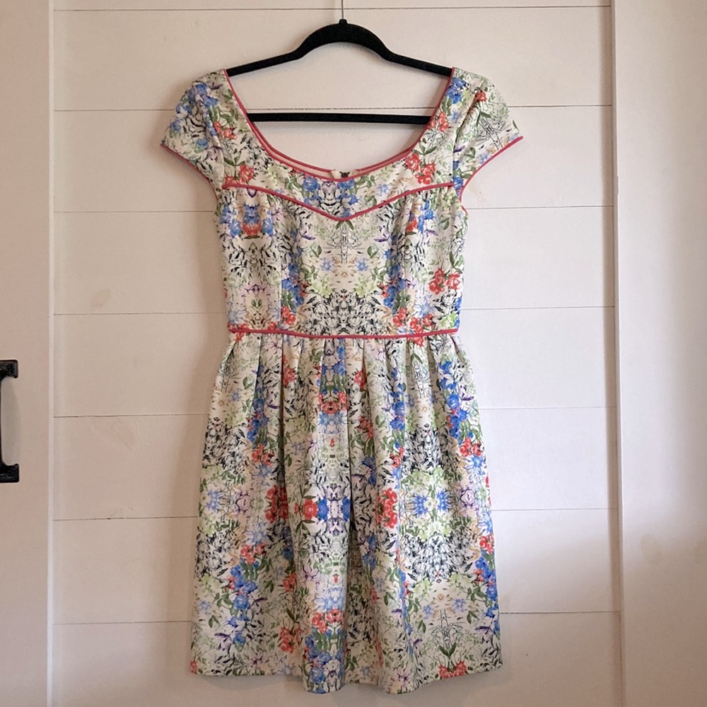 MADE | Spring Floral Dress - Picture 2 of 8